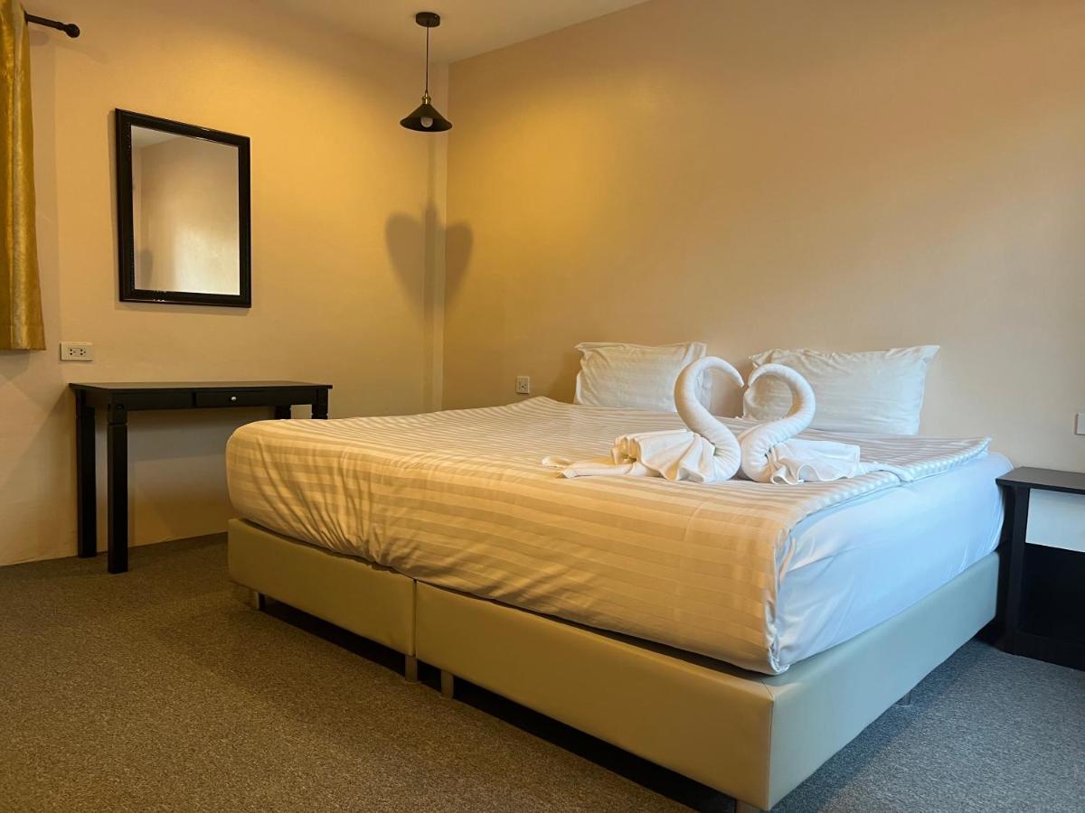 Vivi Hotel Resort Phuket Exterior foto