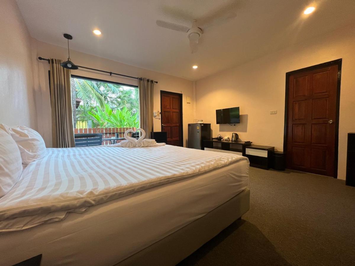Vivi Hotel Resort Phuket Exterior foto