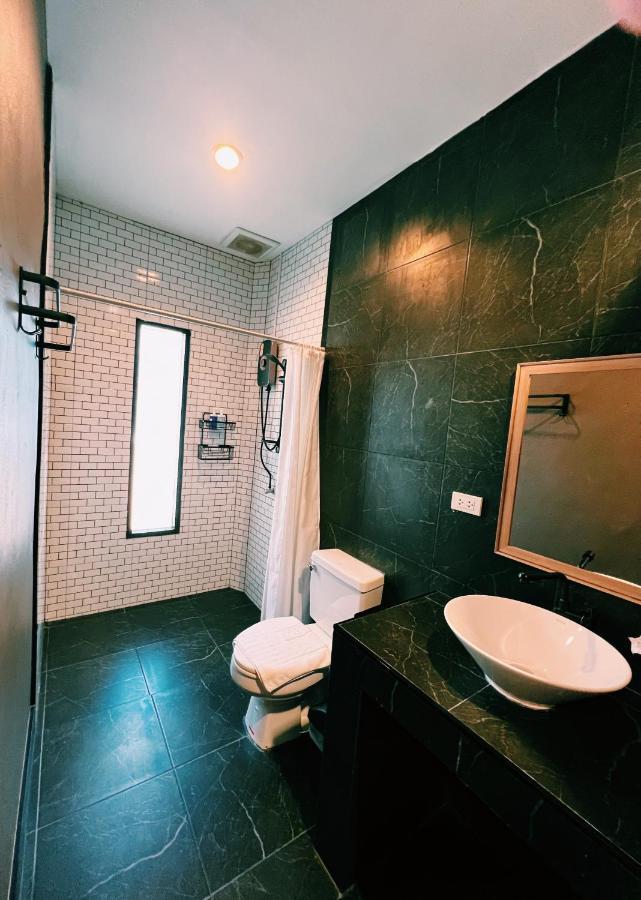 Vivi Hotel Resort Phuket Exterior foto